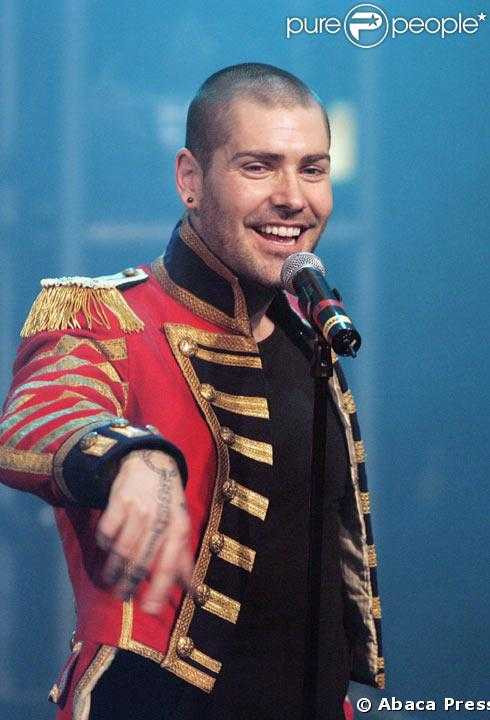 Thành viên Boyzone tiết lộ sự thật đáng xấu hổ