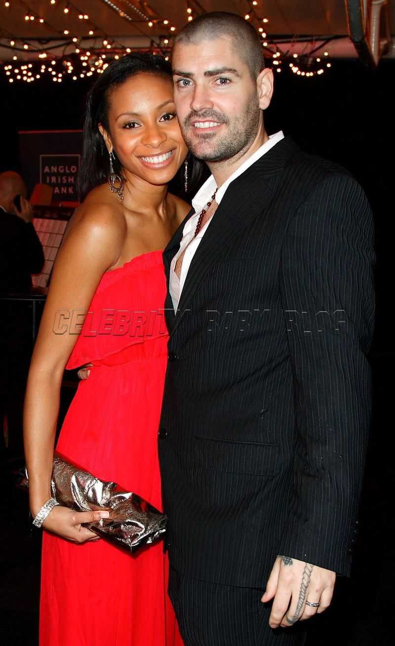 Thành viên Boyzone tiết lộ sự thật đáng xấu hổ