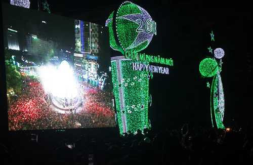 Thế giới chào đón 2013