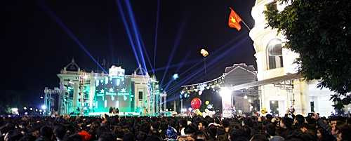 Thế giới chào đón 2013