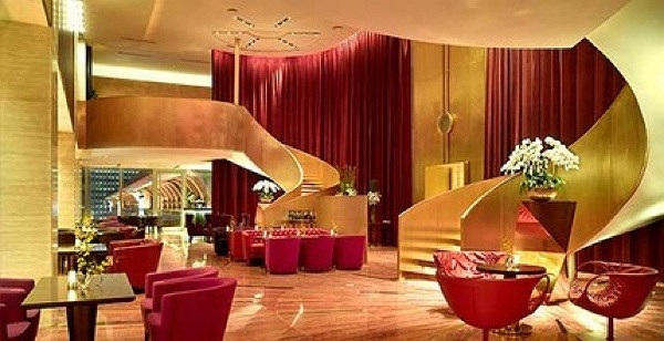 Ngoài ra, khách sạn cũng nằm gần Thư viện quốc gia Trung Quốc – nơi được xem là thư viện lớn thứ 4 thế giới và cực kỳ hấp dẫn với những người mê đọc sách, nghiên cứu.