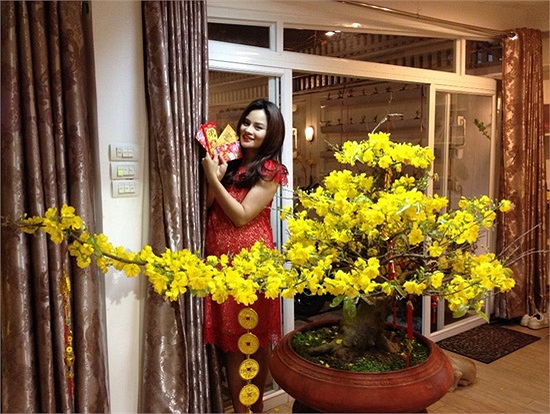 Lần đầu tiên, cựu mẫu Vũ Thu Phương khoe những hình ảnh của mình khi đang thực hiện thiên chức thiêng liêng làm mẹ.