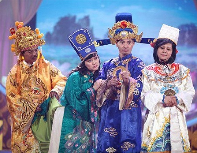 Táo quân 2013 lên sóng, đả kích mạnh những điều bất cập của xã hội trong năm 2012.