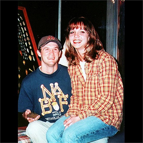 Reg Jones (1996): Đây là bạn trai đầu tiên của “công chúa nhạc Pop”, khi đó cô mới 14 tuổi.