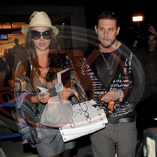 J.R. Rotem (2007): Tiết lộ với tạp chí Blender, nhà sản xuất nhạc J.R. Rotem thẳng thắn cho biết, đó chỉ là mối quan hệ nhằm thỏa mãn nhu cầu tình dục.