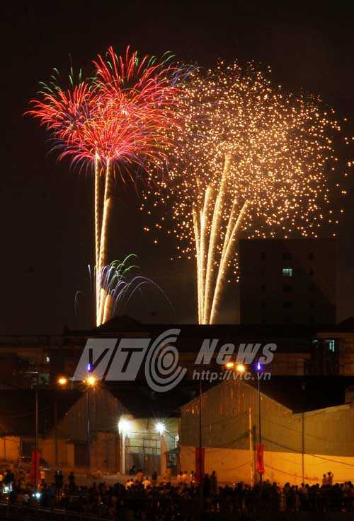 TP.HCM: Đã mắt với 'bữa tiệc' ánh sáng cuối năm