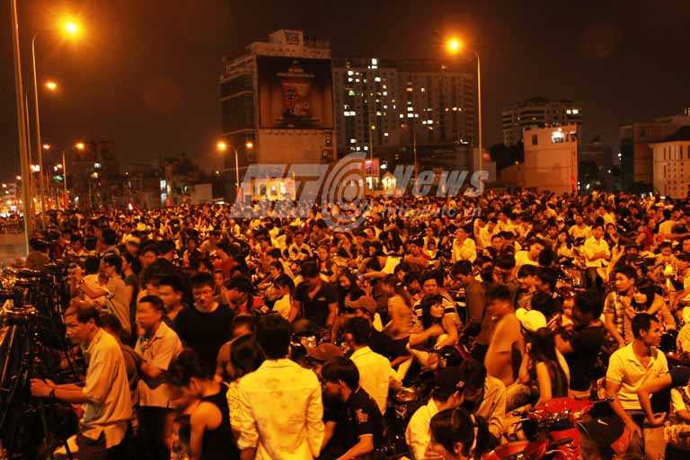 TP.HCM: Đã mắt với 'bữa tiệc' ánh sáng cuối năm