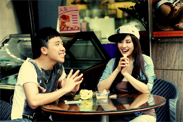 Vy Oanh cũng làm MC cho các chương trình truyền hình như: Thay lời muốn nói,Những dòng sông hò hẹn, Âm vang miền đông, Cửa sổ âm nhạc... và các game show truyền hình như Cầu vồng nghệ thuật, It's me...