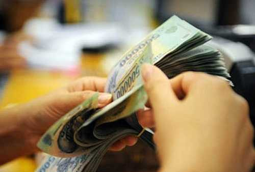 Tranh luận 'nóng' luật hóa thưởng Tết