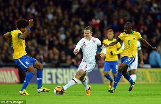 Tuyển Anh cần Ferdinand, mơ ngày Wilshere trưởng thành