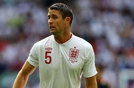 Tuyển Anh cần Ferdinand, mơ ngày Wilshere trưởng thành