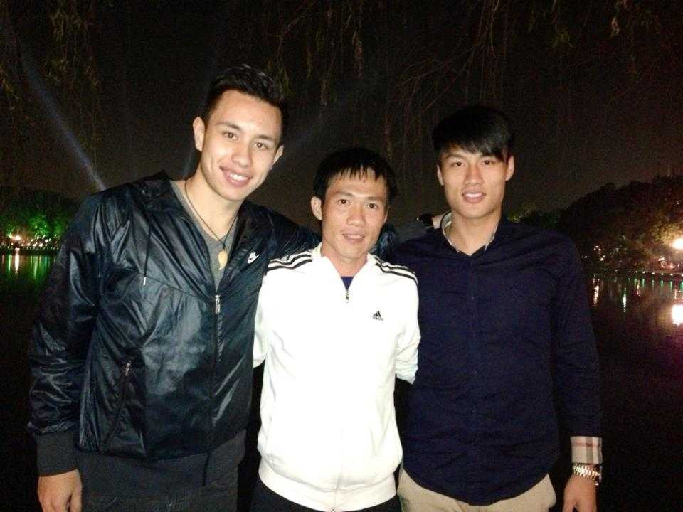 Tuyển thủ Việt kiều 'mê mẩn' bánh chưng quê nhà