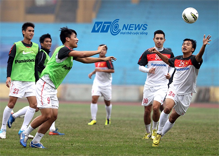 Các tuyển thủ tỏ ra tất hứng thú với bài tập này và tạo nên một không khí tập luyện rất vui vẻ.