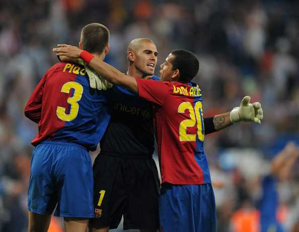 Victor Valdes 'cài bom nổ chậm' ở Barca
