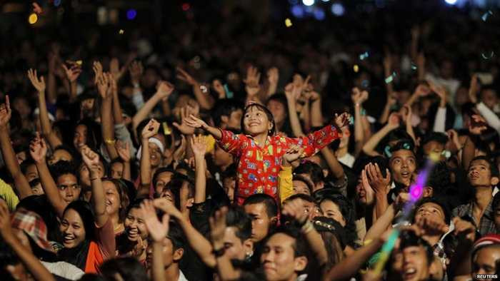 Video, ảnh: Toàn thế giới hân hoan đón chào 2013