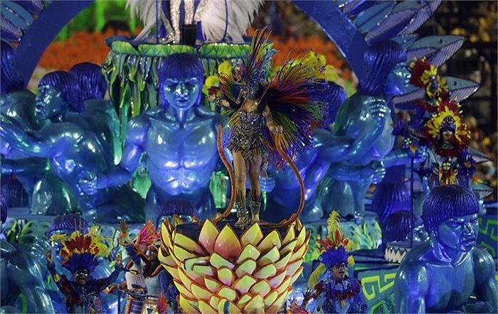 Màu sắc sặc sỡ, âm nhạc hoành tráng là đặc điểm của carnival