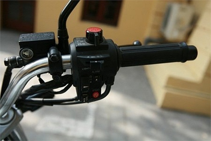 Công tắc điều khiển bên tay phải 