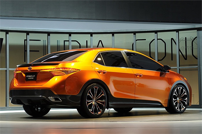Toyota Corolla Furia Concept sở hữu thiết kế thể thao và khá ấn tượng với phần đầu xe cá tính, hốc gió màu đen, lưới tản nhiệt cỡ lớn và kính chắn gió dốc.