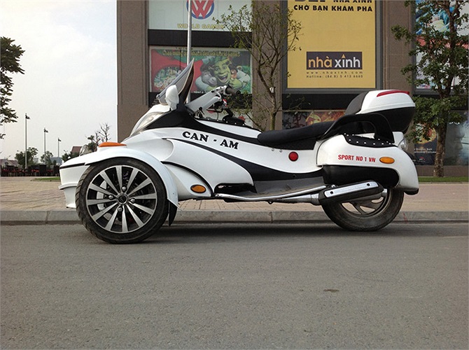 Những bức ảnh về chiếc xe sau khi đã hoàn thiện mới xuất hiện trên diễn đàn Otofun, một trong hai diễn đàn ô tô xe máy lớn nhất Việt Nam. 