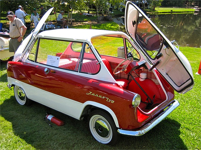 Cửa xe cũng có cách mở khác người