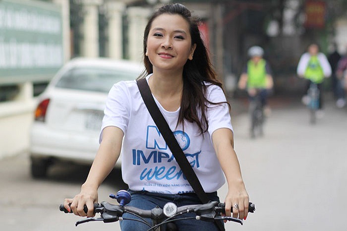 Xuất phát từ công viên Rồng Đá, hành trình lần lượt đi qua những cung đường thuộc khu vực Vệ Hồ, Âu Cơ và sẽ dừng lại tại phố Xuân Diệu. 