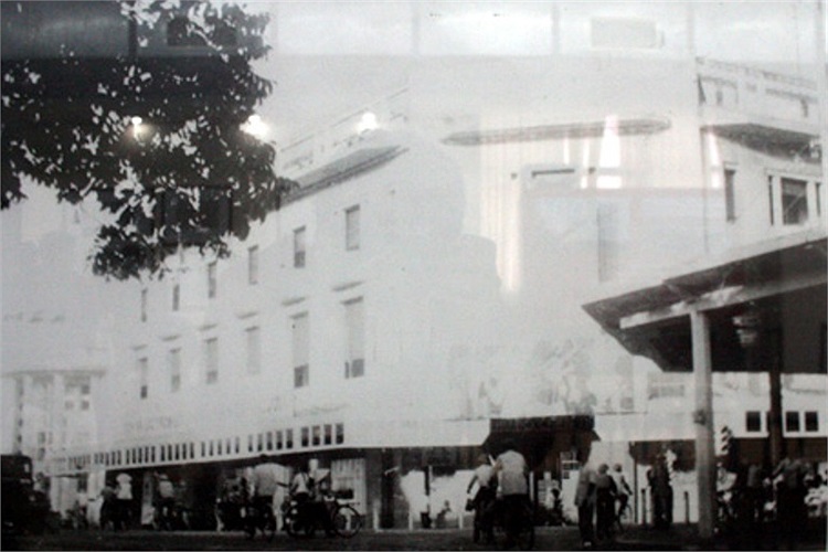 Quang cảnh một khu phố Hà Nội khi chưa bị ném bom năm 1972 (Theo Dân trí)