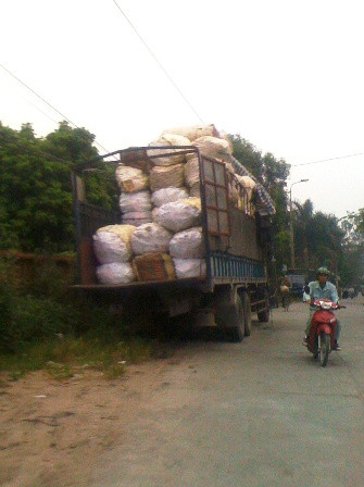 Bóng bì từ 'hang ổ' thịt thối: Dân đang bị đầu độc