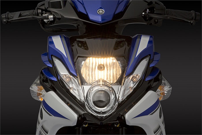 Cụm đèn pha thiết kế mới thể thao hơn