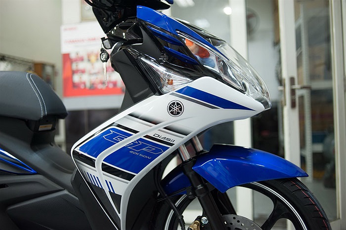 Xe giữ nguyên kích thước với chiều dài xe 1955mm – chiều rộng xe705mm – chiều cao xe 1.080mm.