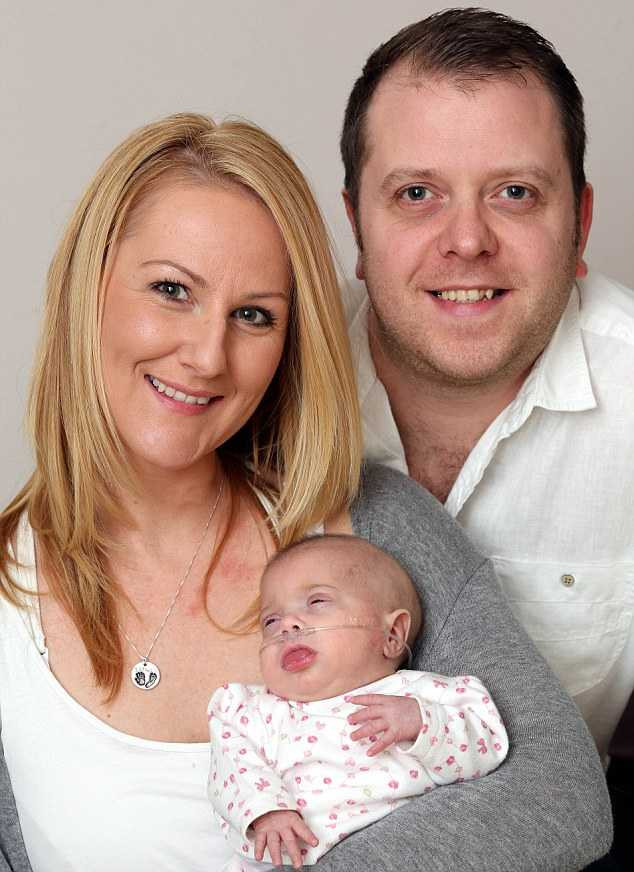 Chiếc kéo vô tình cứu sống bé sinh non