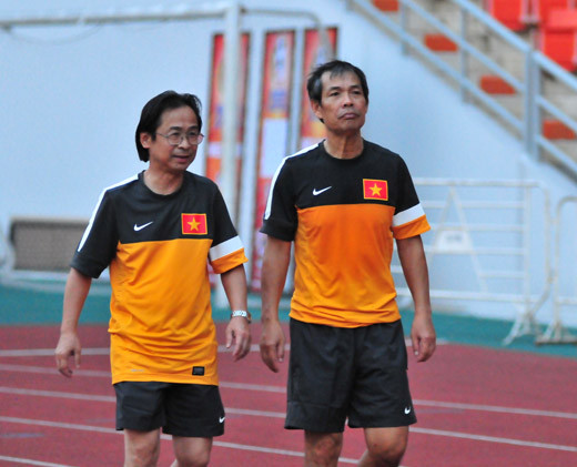 Chọn thầy cho tuyển VN: HLV ngoại gọi điện xin ứng cử