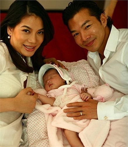 Hình ảnh Trương Ngọc Ánh cách đây 4 năm, khi mới sinh bé Bảo Tiên. 