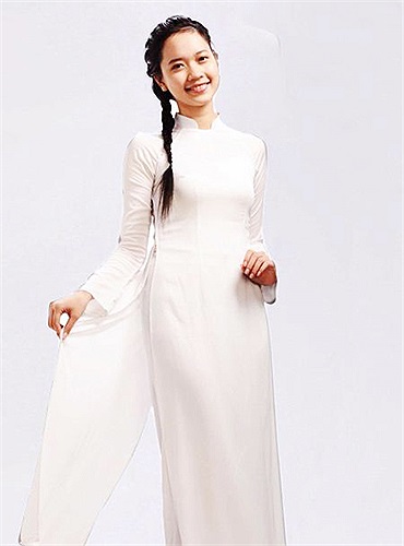 Vũ Ngọc Lam Phương - Miss Áo dài Việt Nam 2012 hiện là học sinh lớp 12 trường THPT Phú Nhuận, TP.HCM