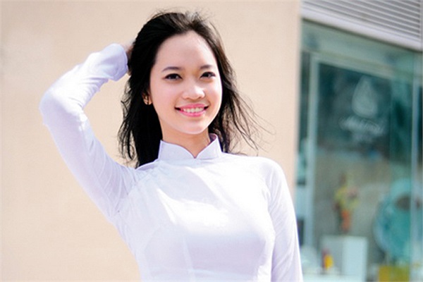 Không chỉ xinh đẹp, cô nữ sinh này còn là một học sinh giỏi nhiều năm liền