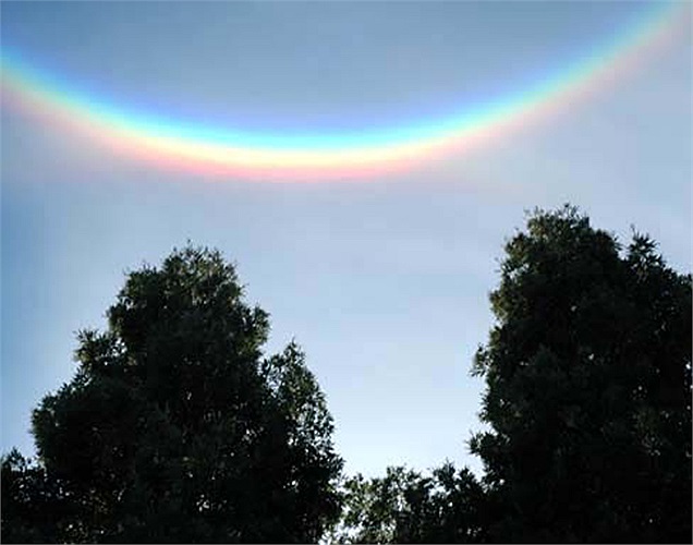Hình ảnh cầu vồng ngược xuất hiện tại Mỹ hồi tháng hai năm 2007.