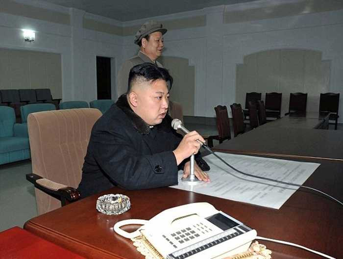 Kim Jong-un điều khiển tên lửa Triều Tiên thế nào?