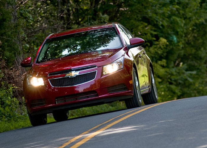9. Chevrolet Cruze: là mẫu xe bán chạy nhất của GM tại Trung Quốc. Năm 2012 có khoảng 694.000 chủ xe mới.