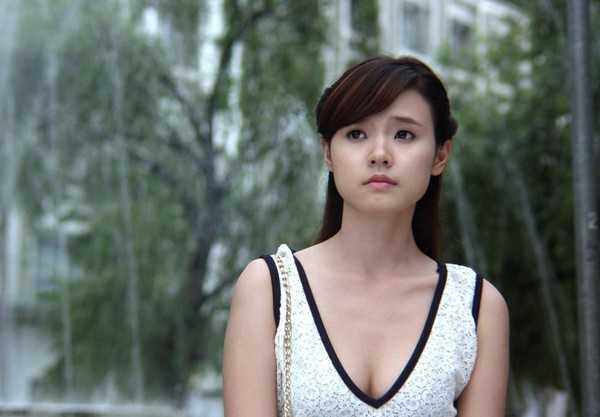 Lý Nhã Kỳ nóng bỏng không cứu nổi ‘Mùa hè lạnh'