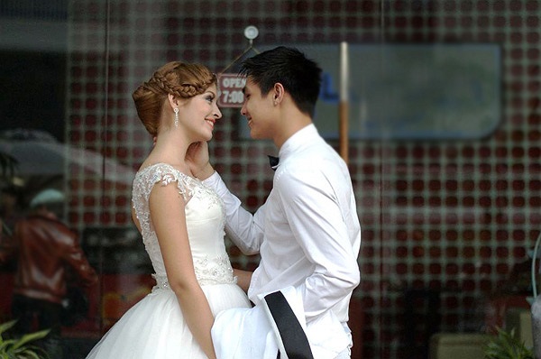 Trên trang cá nhân, cả hai liên tục viết những dòng tâm sự não nề, phiền muộn. 