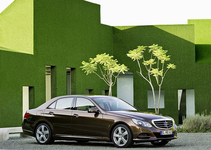 Nắp ca-pô và cản trước cũng được tút tát lại.