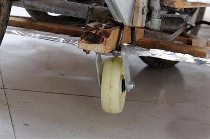 Hiện tại, Zhang đang gấp rút hoàn thiện chiếc xe để có thể thực hiện chuyến bay đầu tiên trong năm nay.