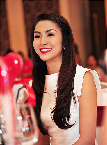 Tăng Thanh Hà cũng nổi tiếng là người đẹp ít scandal