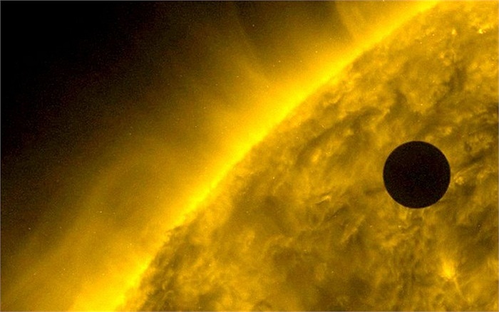 Sao Kim đi ngang qua Mặt trời