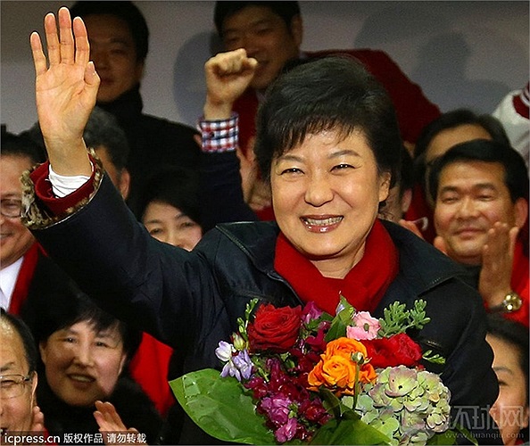 Bà Park Geun-Hye là nữ tổng thống đầu tiên của Hàn Quốc, bà đã giành chiến thắng trong cuộc bầu cử ngày 20/12/2012 