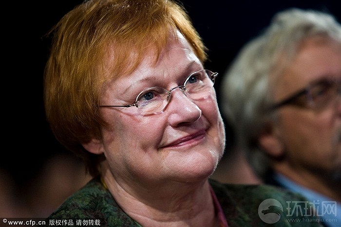 Bà Tarja Halonen trở thành tổng thống thứ 18 và là nữ tổng thống đầu tiên của Phần Lan vào ngày 1/3/2000