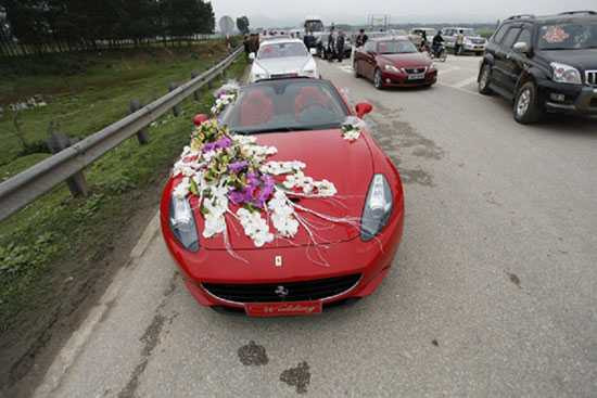 Những dàn xe cưới 'khủng' nhất Việt Nam năm 2012