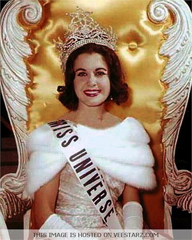 Có chiều cao 1,66m đúng bằng tân Hoa hậu Olivia Culpo là Hoa hậu Hoàn Vũ 1962 Norma Nolan (Argentina). 