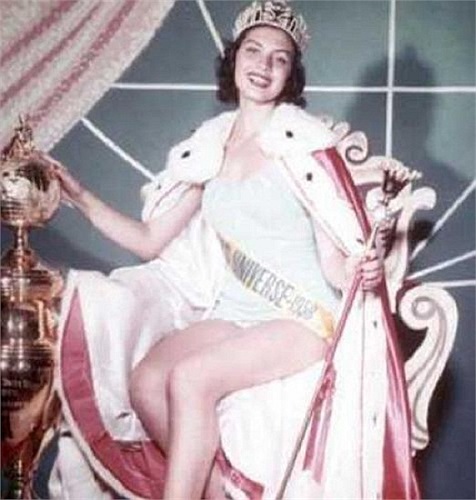 Tính đến nay, với việc đăng quang Hoa hậu Hoàn vũ, bà là người Colombia duy nhất có được vinh dự này.