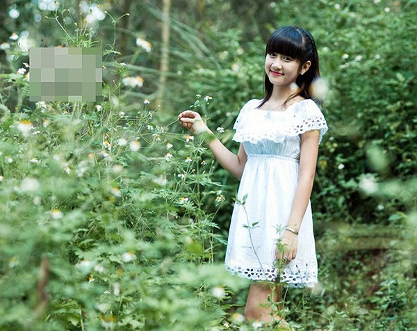 Ngoài đời, Mỹ Hạnh được nhận xét và một cô gái nhỏ nhắn và khá vui tính. Cô bạn yêu thích và quyết định theo đuổi môn văn từ năm học lớp 6.