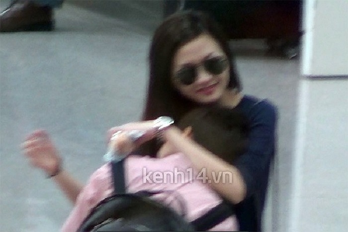 Dường như cả hai đang ngầm công khai tình cảm.